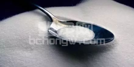 养猪巧用糖见奇效，糖在养猪生产中的妙用！