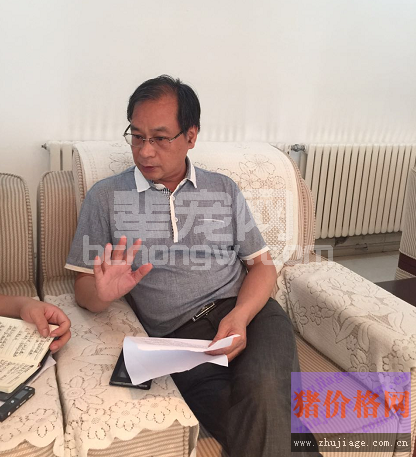 他和养猪业的腹泻病对抗到底！
